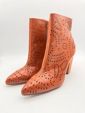 CARLOS BY CARLOS SANTANA Tan Block Heel Perforated Ankle Boots Women’s Size 11